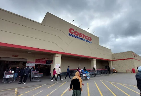 Envision Optometry clinic inside Costco Surrey, BC