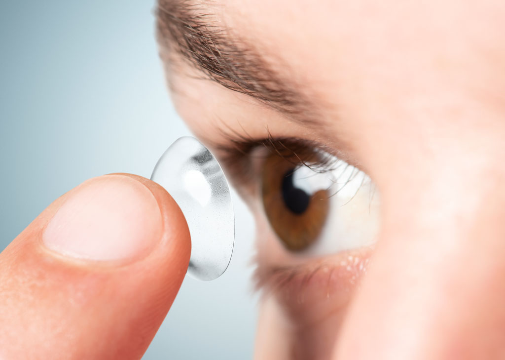 Customized contact lens fitting for a patient