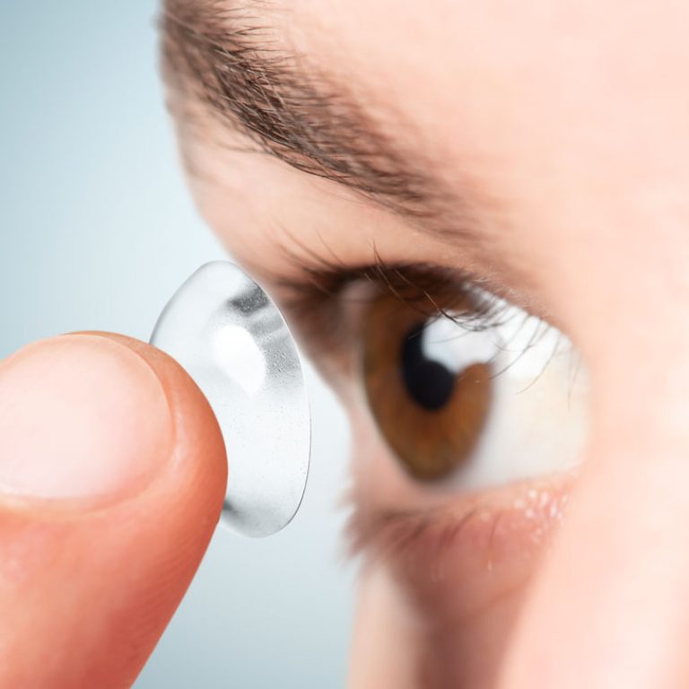 Customized contact lens fitting for a patient